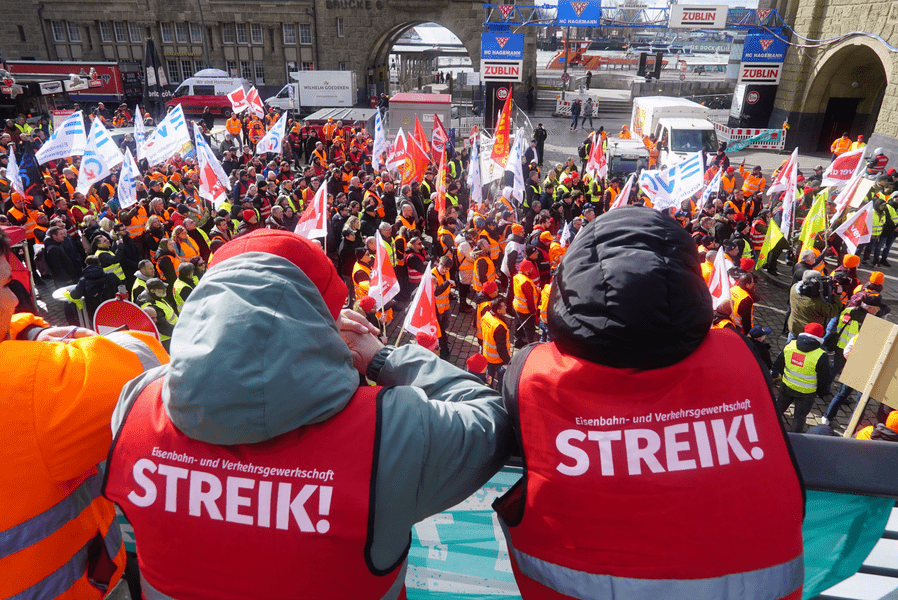 Germania, paralizată de cea mai mare grevă de la unificare. Se cere majorarea salariului minim cu cel puțin 500 de euro