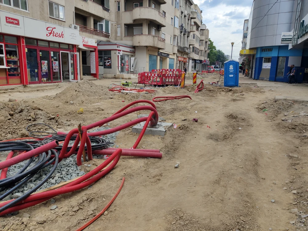 Str. Ștefan cel Mare din Constanța, tronsonul cel mai afectat de lucrări FOTO: Călin Gavrilaș