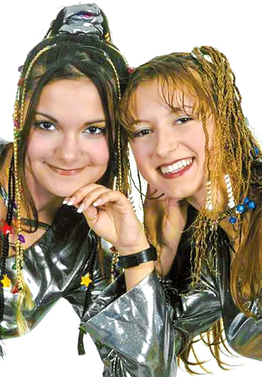 Pe vremea când făcea parte din trupa Andre, în anul 1999, alături de Andreea Bălan (în dreapta)
