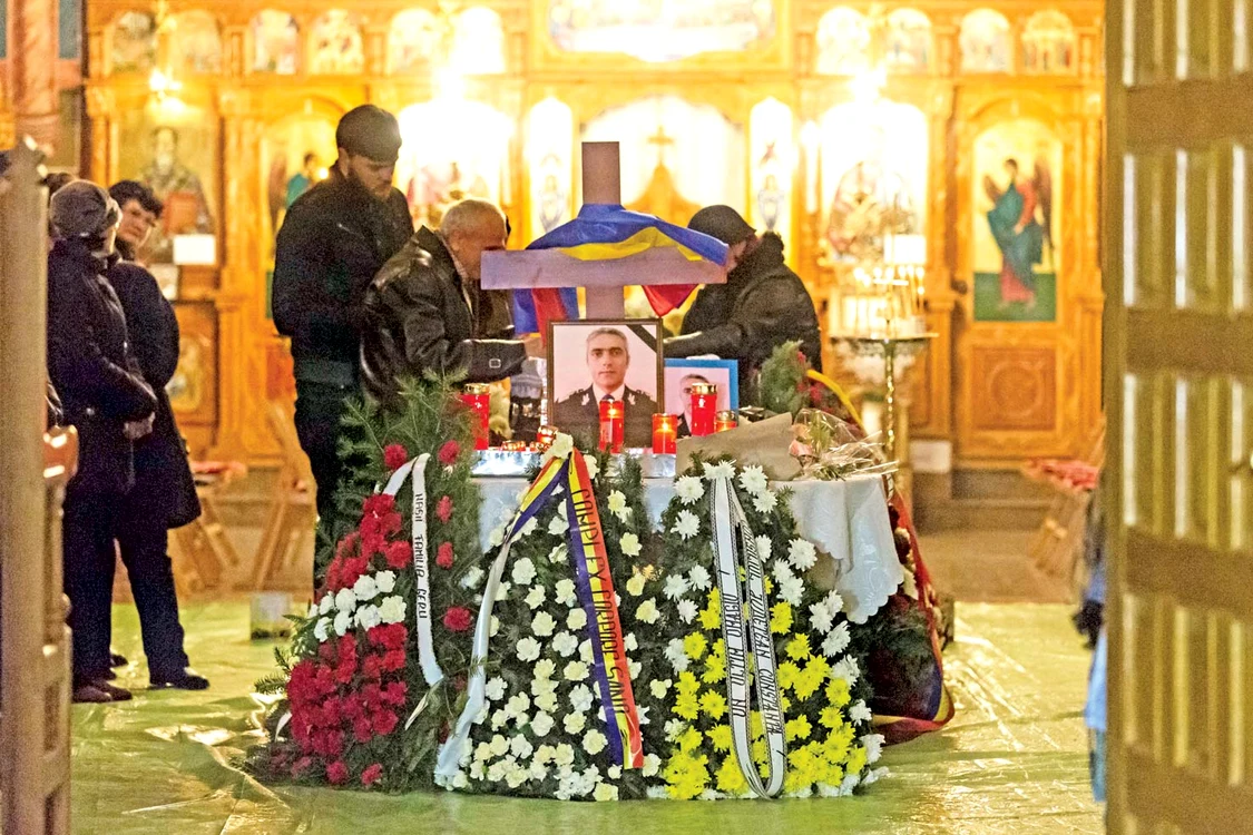 Familia lui Petre  Cătuneanu nu s-a  desprins de sicriu