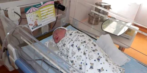 primul bebelus din maternitatea Turnu Severin FOTO Corina Macavei 