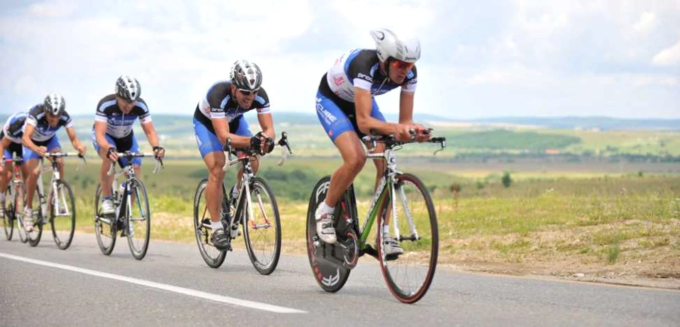 Cicliştii au avut de parcurs distanţa Poplaca - Sibiu (foto: Sebastian Marcovici)