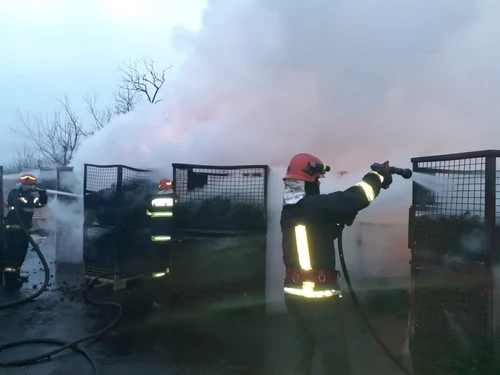 incendiu la o fabrica de carbune din ceptura
