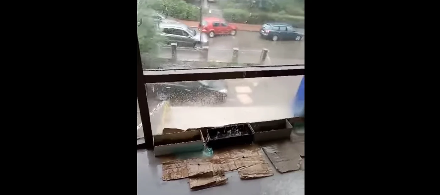 Într-un sediu al Arhivelor Naționale plouă la fel ca afară Foto: Captură video Sindicatul Europol