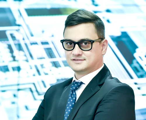 Mihai Rotariu este manager al Direcției Comunicare, Media și Marketing din cadrul DNSC