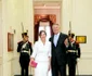 Carmen Iohannis în costum alb în vizita din Argentina