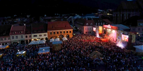 Distracţia se mută în Piaţa Sfatului