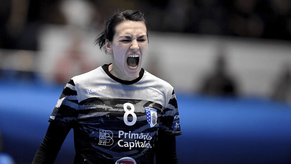 Nici Cristina Neagu nu e ușă de biserică. Cum i-a înjurat pe suporterii Rapidului