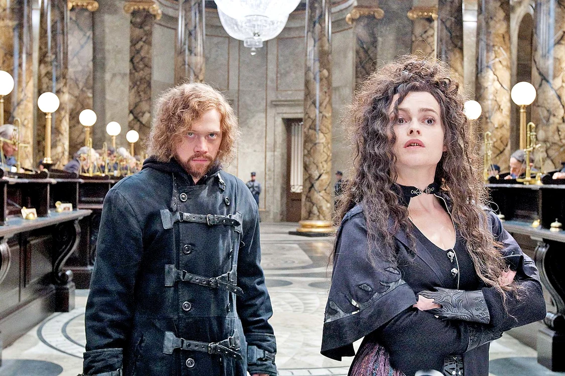 Helena în rolul  zănatecei  vrăjitoare  Bellatrix 