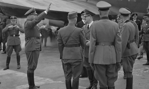 Adolf Hitler   greu de ucis jpeg