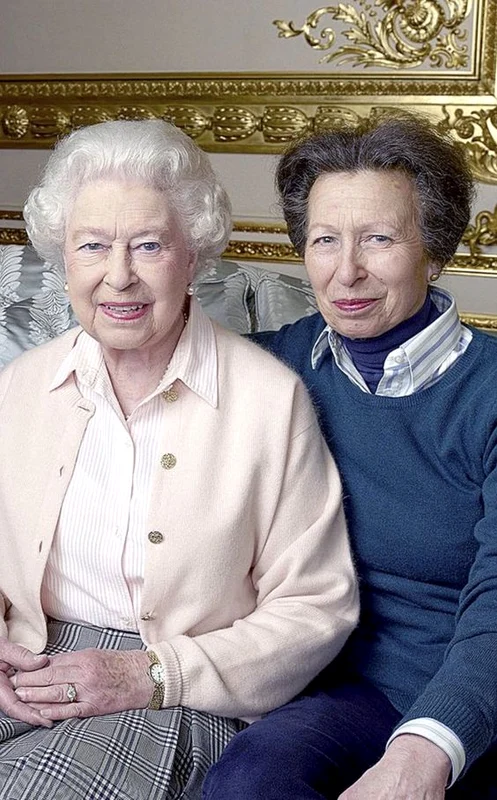 Printesa Anne, Regina Elisabeta jpeg