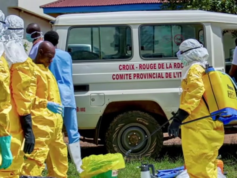 Ebola a provocat 204 decese din 867 de cazuri în Congo. Un medic american expus virusului, internat în Cehia