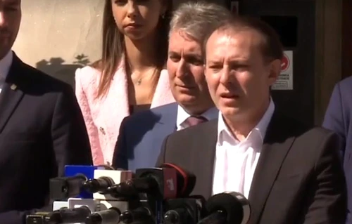 Florin Cîţu a fost huiduit, la Iaşi, de câţiva protestatariFoto: captură video