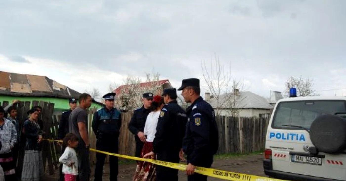 Poliţiştii căutau hoţii care au furat clopotele de la biserici