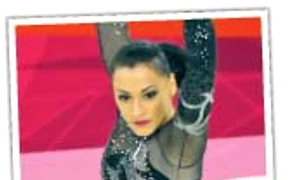 Cătălina Ponor şi  Sandra Izbaşa au  condus grupul la  cumpărături jpeg
