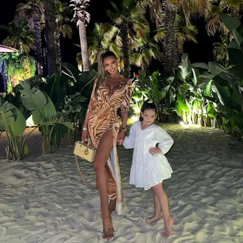 Bianca Dragusanu și fiica sa. Sursă: Facebook