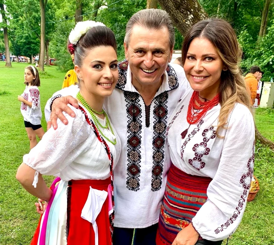 foto 2   Miki si Nea Marin jpg