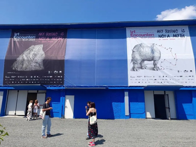 Galeria de artă din fosta hală de la fabrica de vopsele Azur, la dispoziția Bienalei Art Encounters FOTO