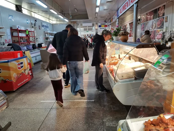 Vânzare slabă în sectorul de pește și carne din Piața „Zahana” FOTO: A. Miitran