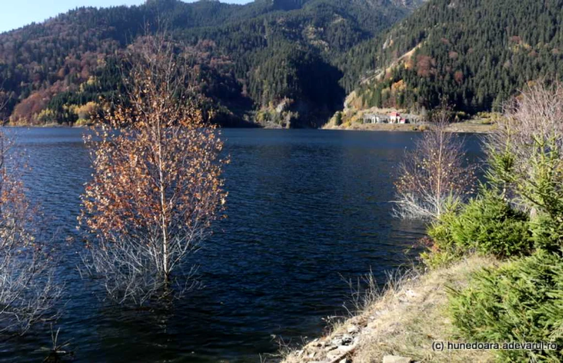 lacul gura apelor foto daniel guţă adevarul