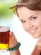 femeie bea ceai jpg