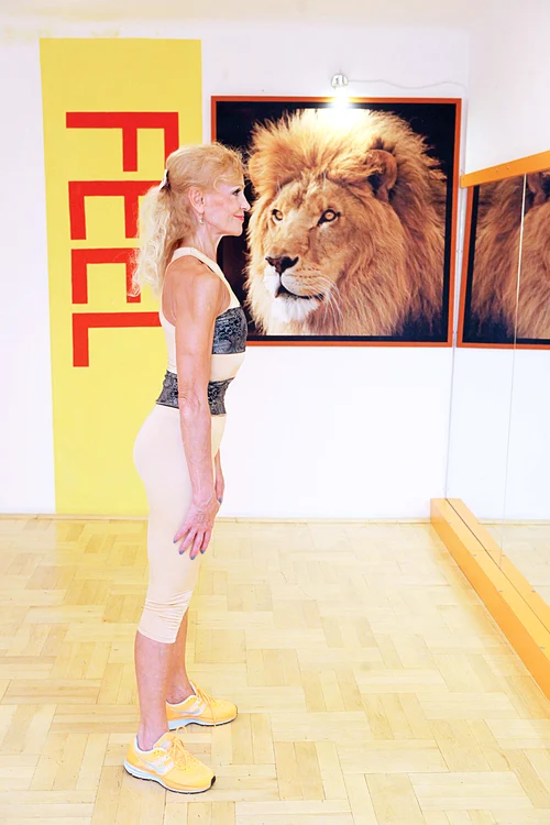 Aşa da. Aceasta e postura corectă