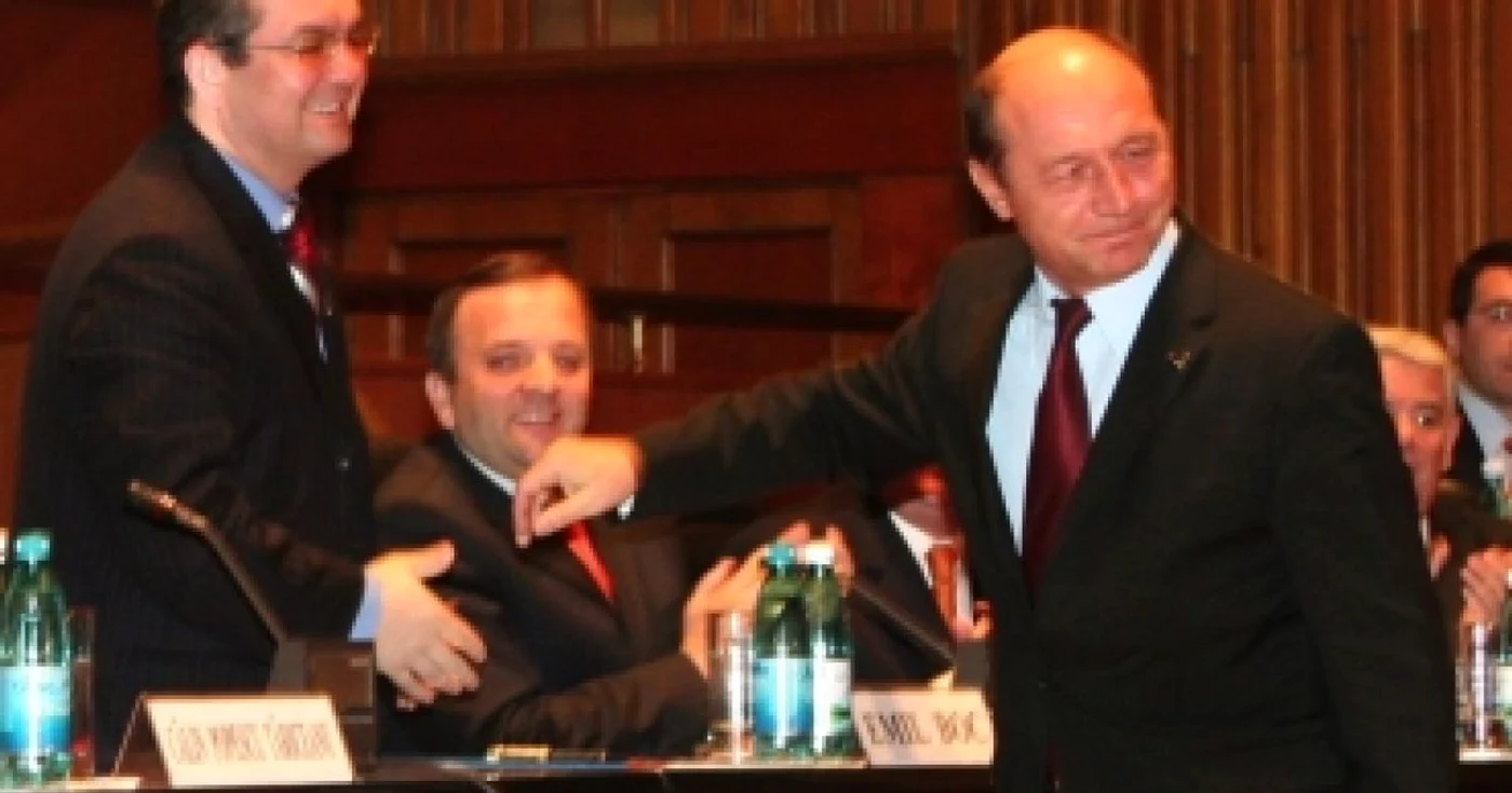 Guvernul minoritar Boc declanşează furtuna politică la Bucureşti - Revista presei interne