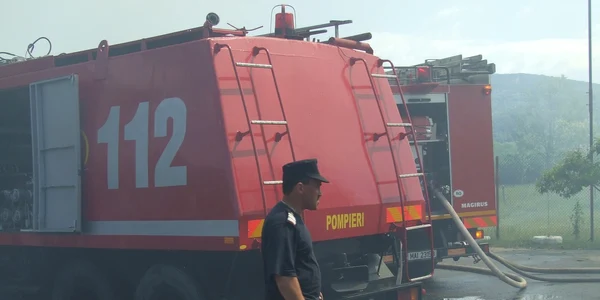 Pompierii au intervenit pentru lichidarea incendiului 