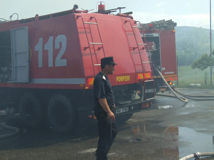 Pompierii au stins incendiul în câteva minute