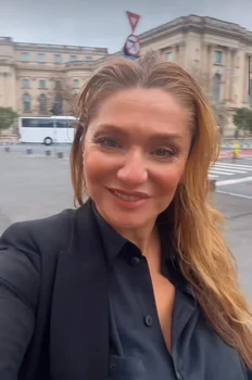 Cristina Cioran (48 de ani) se descurcă de minune ca mamă de doi copii