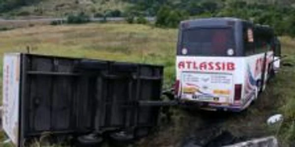 În urma accidentului patru români au fost răniţi