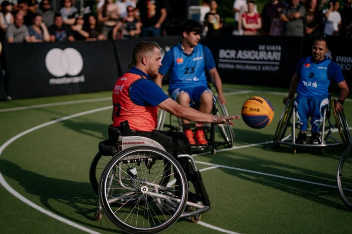 Meciurile de baschet în scaun rulant au fost foarte captivante