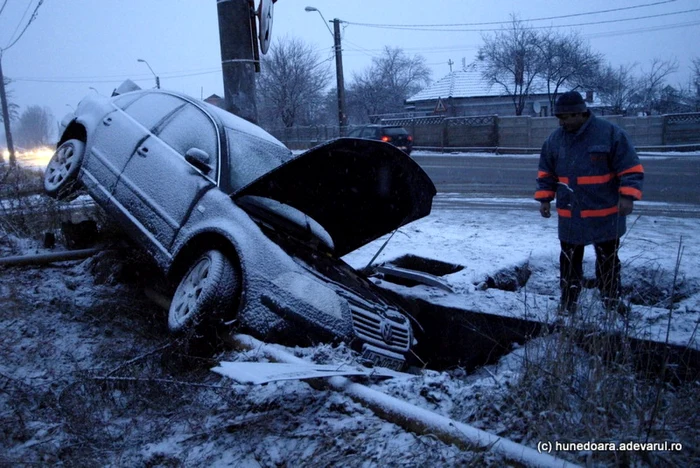 Accident Hunedoara. FOTO: Daniel Guţă. ARHIVĂ.