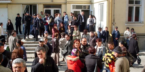 Mulţi şomeri, puţine locuri de muncă disponibile