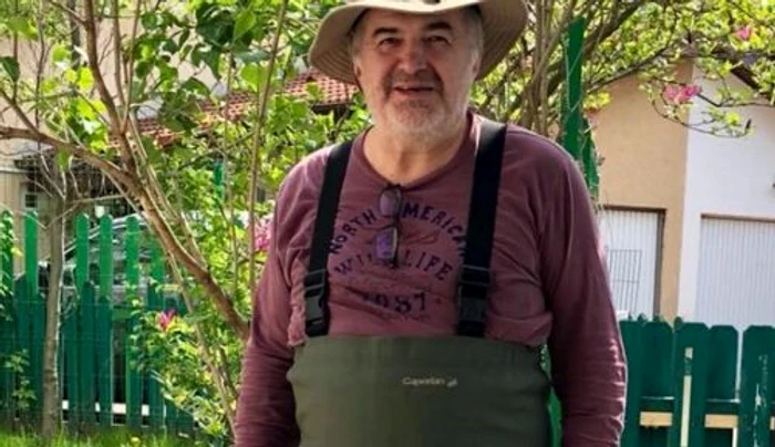 Are grijă de găinile şi de purceluşii din bătătură
