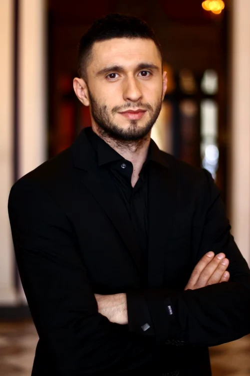 Dragoş Bucur