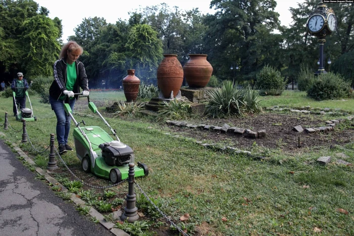 Primarul general, Nicușor Dan, a verificat în această dimineață cum merg lucrările de curățenie în Parcul Cișmigiu