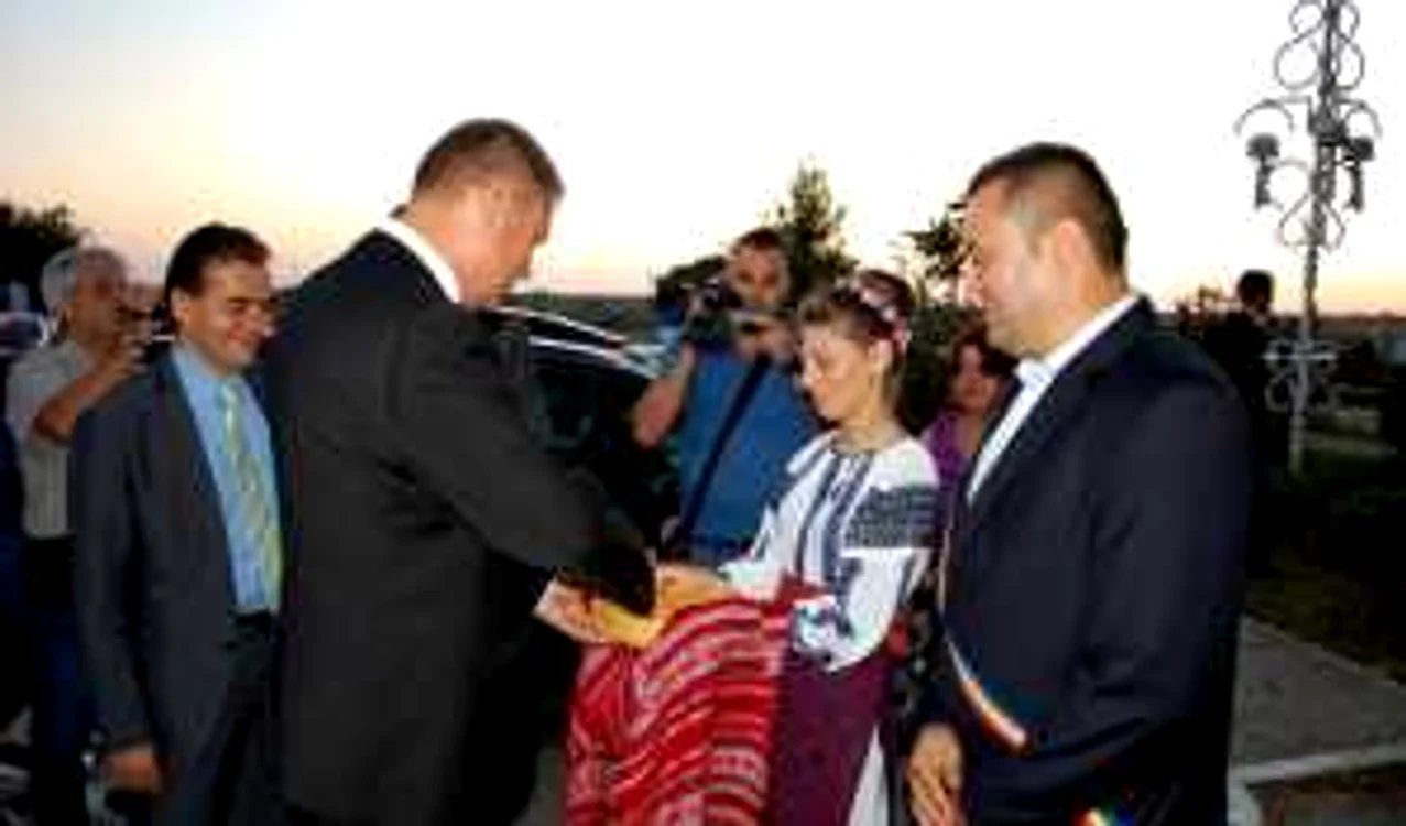 Klaus Iohannis scornicesti