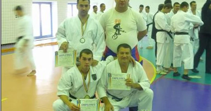 Brăila:Un poliţist a luat aurul, după ce şi-a bătut toţi adversarii la karate