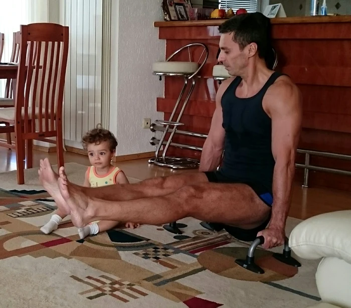 
    Mircea Badea este mândru nevoie mare de fiul lui, Vlăduţ Foto: arhiva personală  