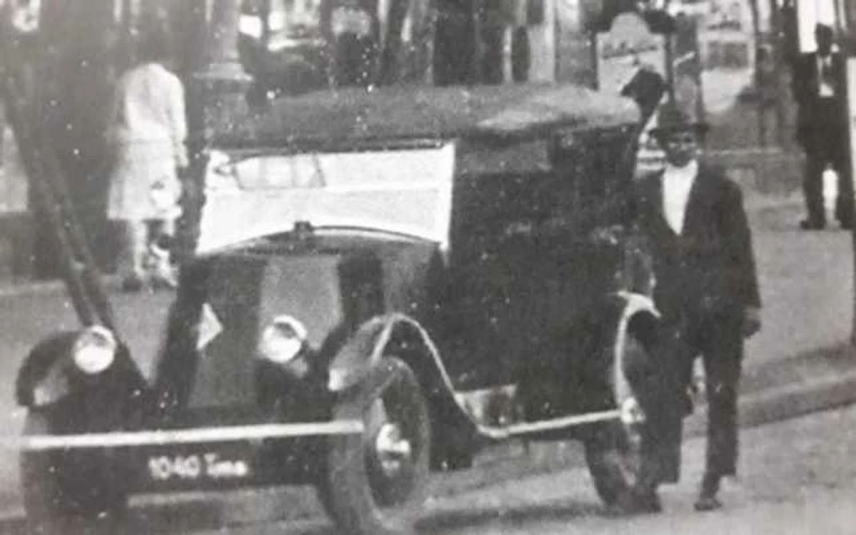 Maşinile Renault în Timişoara interbelică FOTO Colecţia Vlad Capotescu