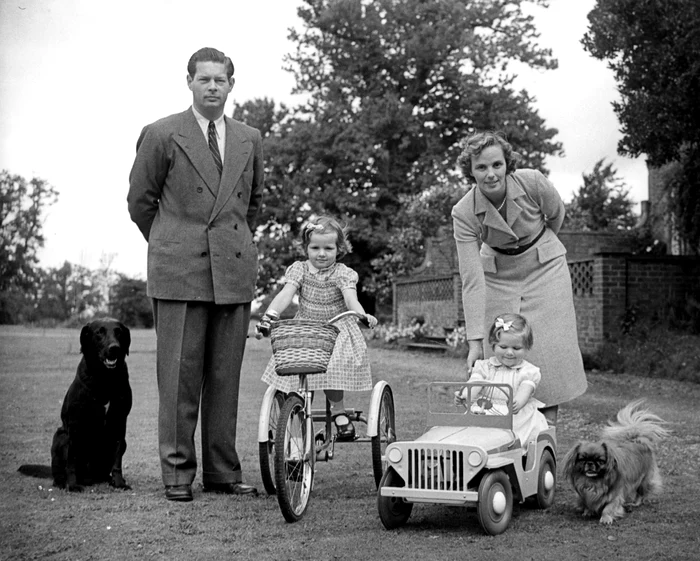 Margareta și Elena alături de Regele Mihai și Regina Ana profimedia 0295929194 jpg