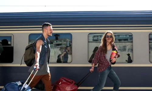 CFR a suplimentat 5 trenuri pentru minivacaţa de Rusalii