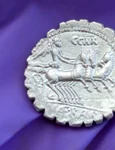 Un mic tezaur, descoperit pe o insulă izolată din sudul Italiei (© Facebook / Regione Siciliana)