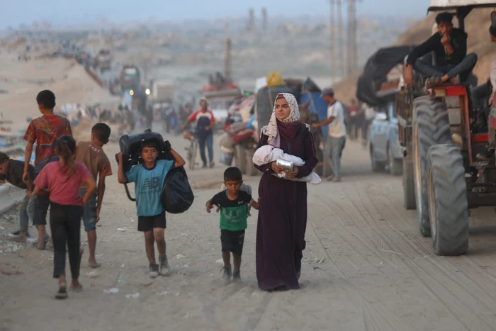 Palestinienii revin la casele lor FOTO: Profimedia