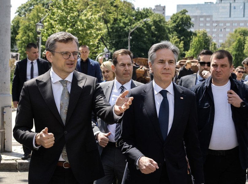 Blinken a anunțat un nou ajutor american pentru Ucraina. Ce spune despre lovirea țintelor în Rusia și ajutorul acordat de China pentru războiul lui Putin