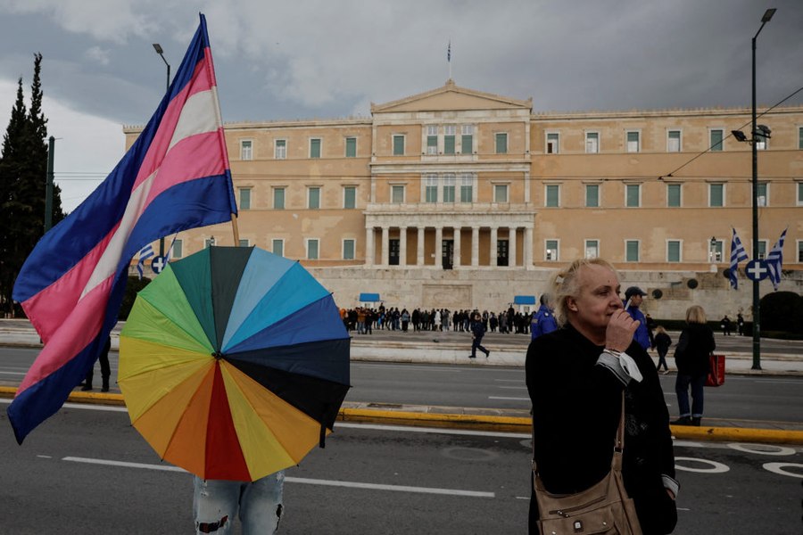 Ruptură majoră în lumea ortodoxiei: Grecia legiferează căsătoria între persoanele de același sex și adopțiile