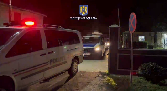 Persoanele vizate sunt bănuite și de fapte de braconaj. FOTO: captură video IPJ Arad