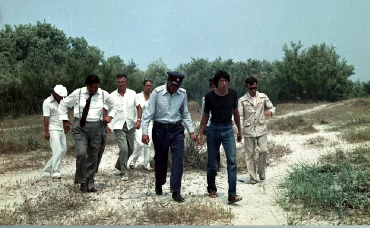 Scenă din filmul „Faleze de nisip”. Sursă foto: Historia