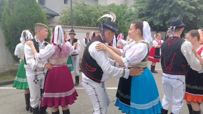 festivalul folcloric calusul romanesc slatina